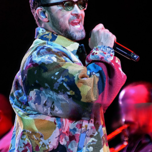 Justin Timberlake June 20, 2025 Pinkpop Festival Landgraaf Multi-Colored Abstract Print Collared Button-Down Jacket with Light PinkOff-White Cuffs